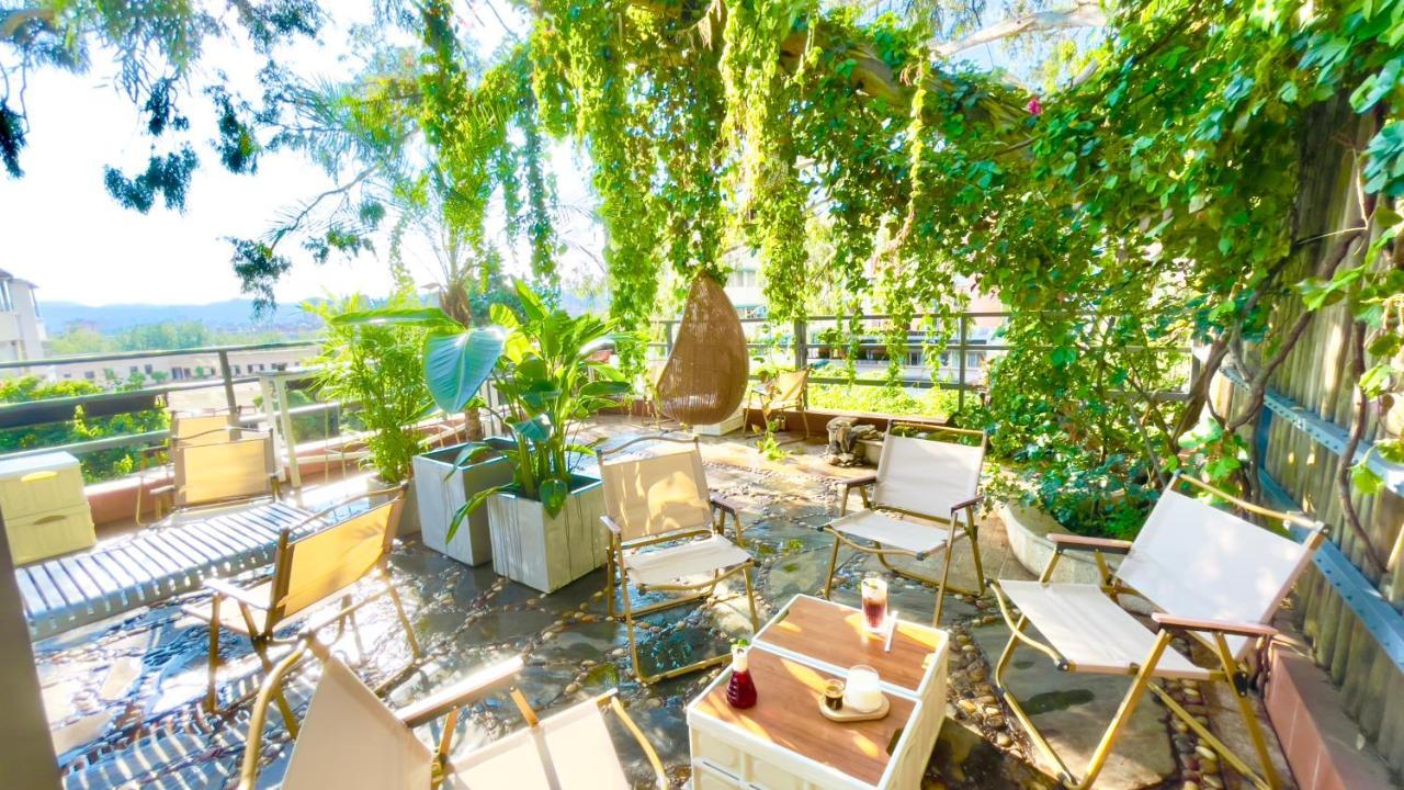Kunming Upland International Youth Hostel Near The City Center ,2 Mins Walk To The Subway, 2 Mins Walk To The Green Lake, Close To Yuan Tong Temple, Old Street, Yunnan University, Convenient Payment And Visa Cards Are Accepted Kültér fotó