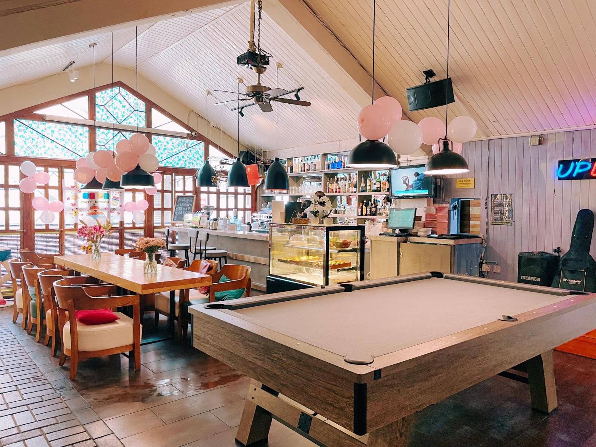 Kunming Upland International Youth Hostel Near The City Center ,2 Mins Walk To The Subway, 2 Mins Walk To The Green Lake, Close To Yuan Tong Temple, Old Street, Yunnan University, Convenient Payment And Visa Cards Are Accepted Kültér fotó