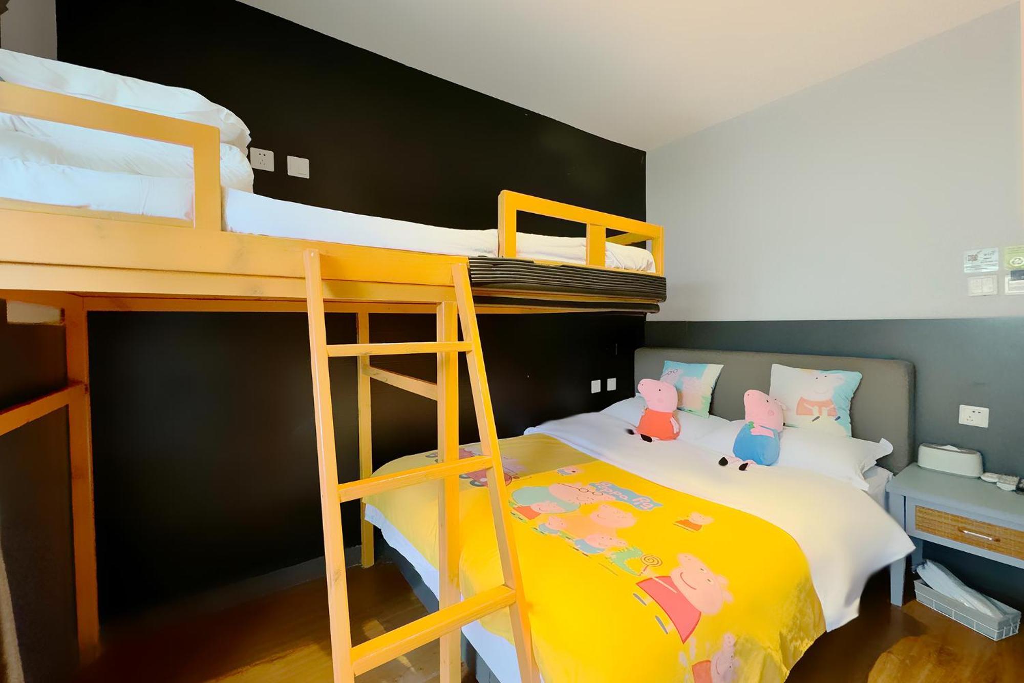 Kunming Upland International Youth Hostel Near The City Center ,2 Mins Walk To The Subway, 2 Mins Walk To The Green Lake, Close To Yuan Tong Temple, Old Street, Yunnan University, Convenient Payment And Visa Cards Are Accepted Kültér fotó